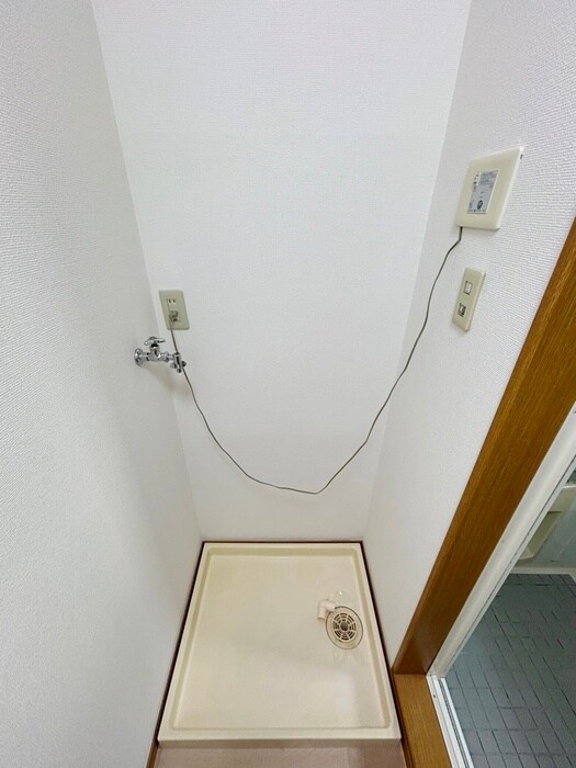 物件内観写真18　(洗濯機置場)