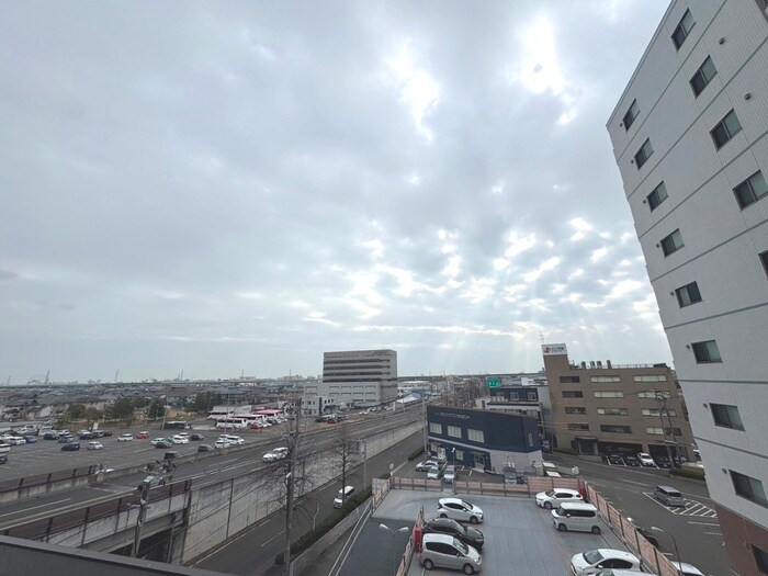 物件内観写真18　(室内からの展望)