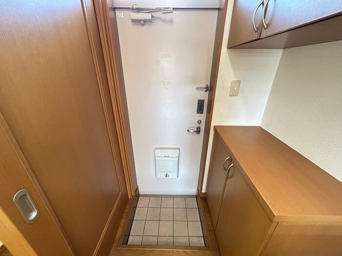 物件内観写真19　(玄関)