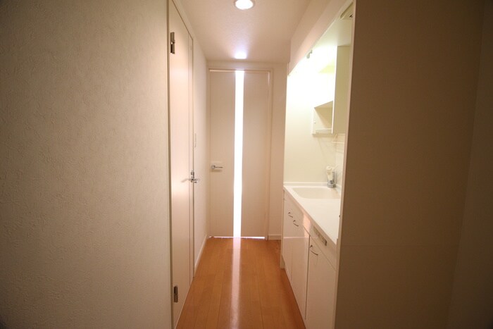 物件内観写真16　(廊下)