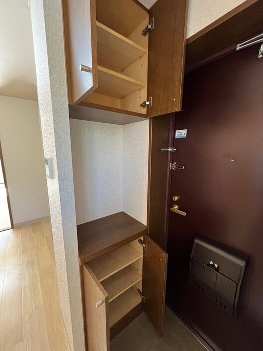 物件内観写真15　(靴箱)
