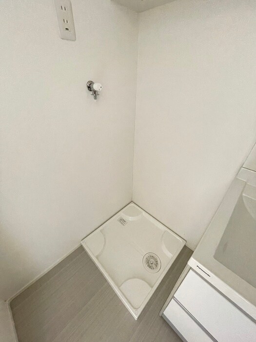 物件内観写真12　(洗濯機置場)