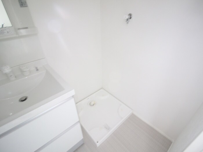 物件内観写真14　(洗濯機置場)