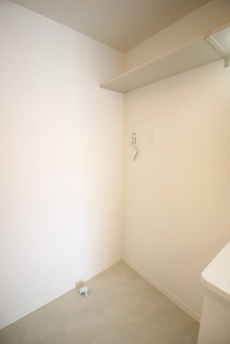 物件内観写真15　(洗濯機置場)