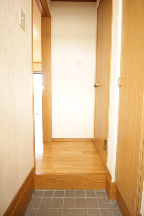 物件内観写真10　(玄関)