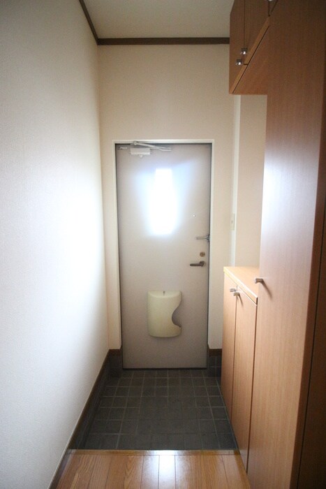物件内観写真15　(玄関)
