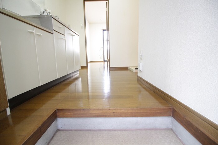 物件内観写真13　(玄関)
