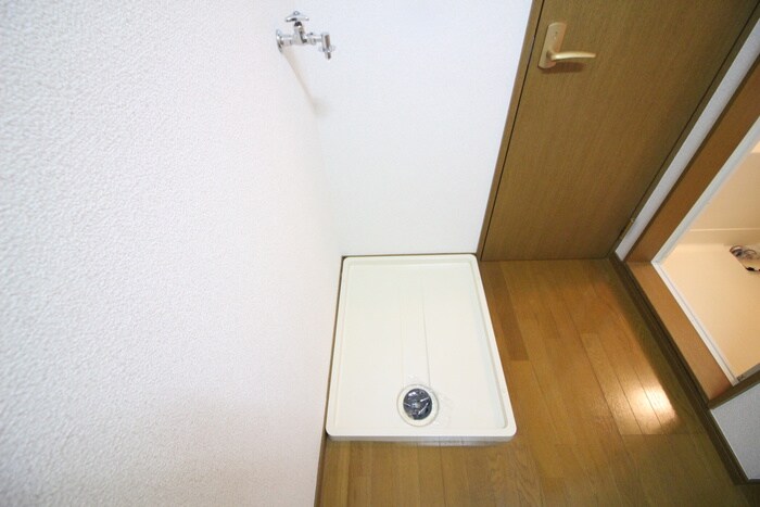 物件内観写真14　(洗濯機置場)