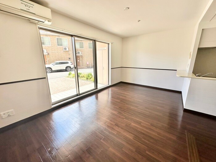 物件内観写真8　(居室)