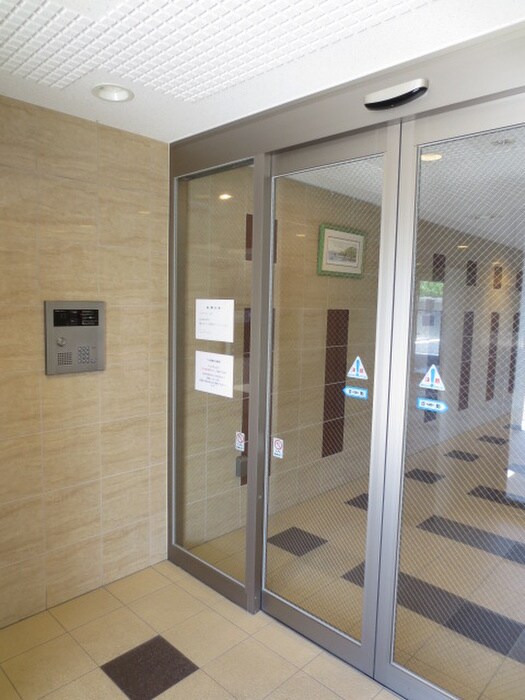 物件外観写真5　(エントランス部分)