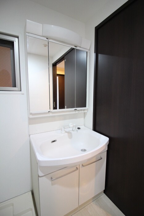 物件内観写真11　(洗面)