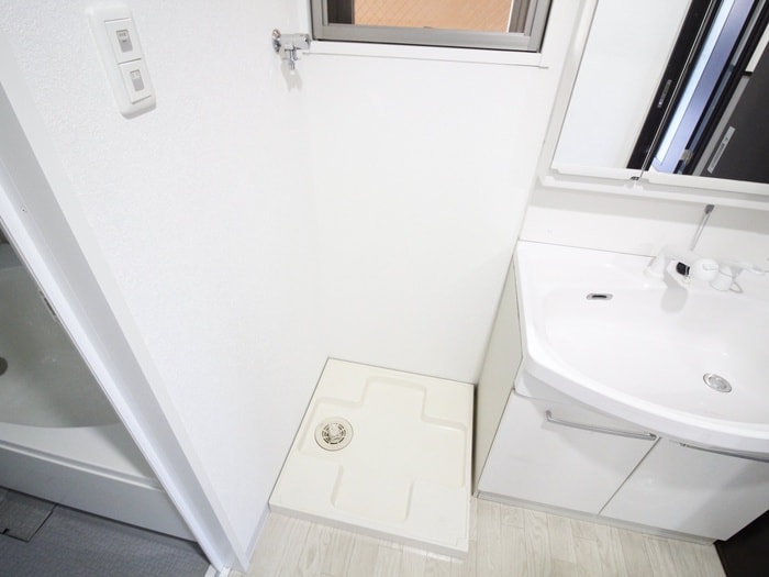 物件内観写真14　(洗濯機置場)