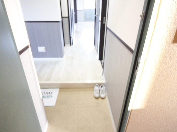 物件内観写真16　(玄関)