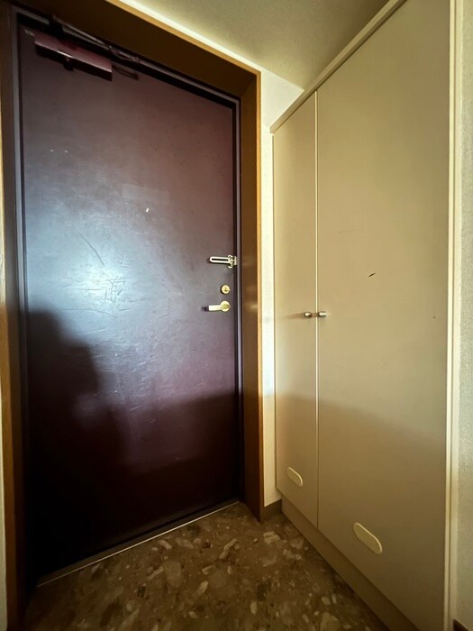 物件内観写真16　(玄関)