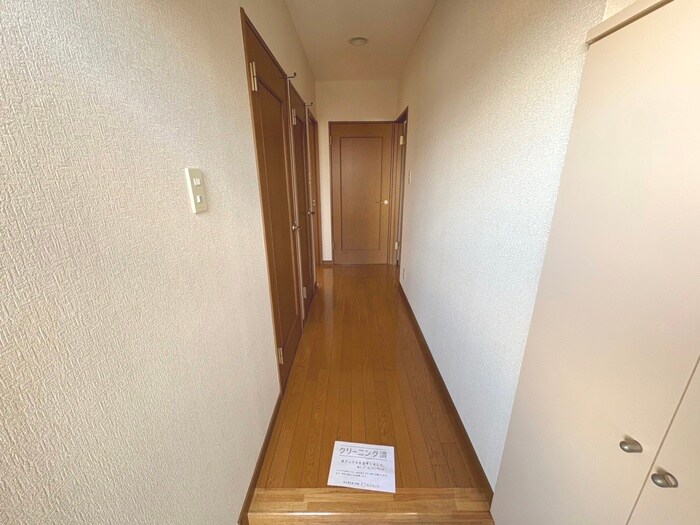 物件内観写真17　(廊下)