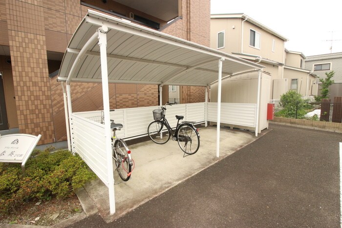 物件外観写真5　(駐輪場)