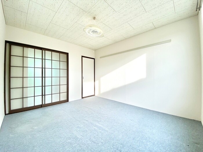 物件内観写真8　(居室)