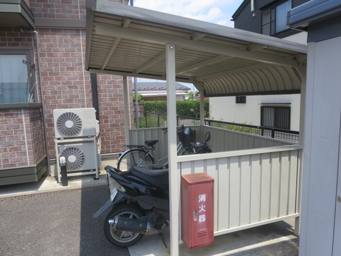 物件外観写真5　(駐輪場)