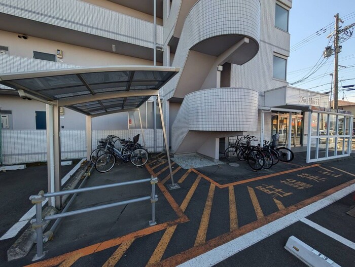 物件外観写真6　(駐輪場)