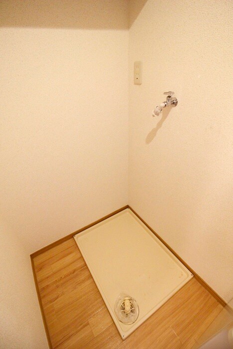 物件内観写真12　(洗濯機置場)