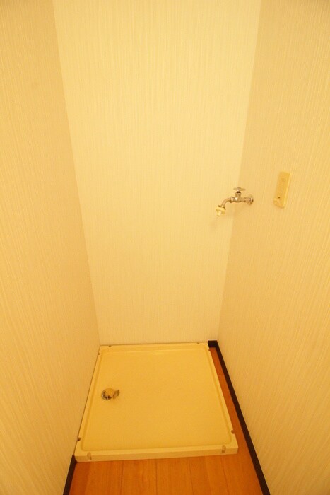 物件内観写真15　(洗濯機置場)