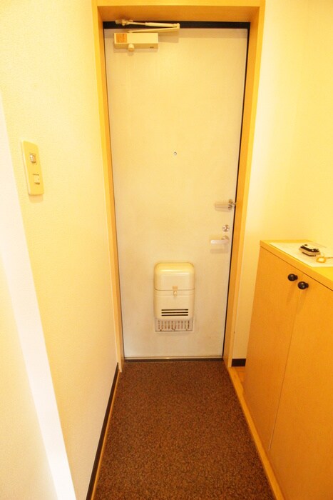 物件内観写真17　(玄関)