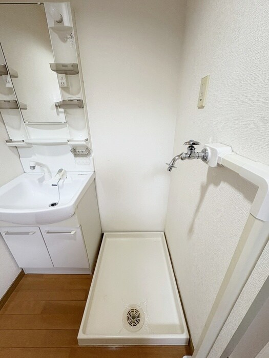 物件内観写真13　(洗濯機置場)