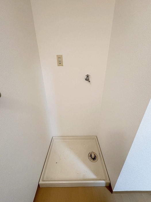 物件内観写真13　(洗濯機置場)