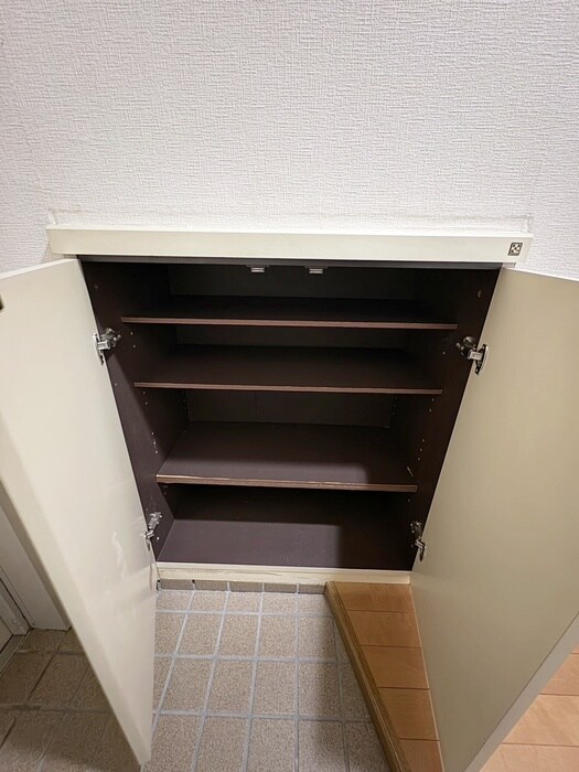 物件内観写真15　(靴箱)