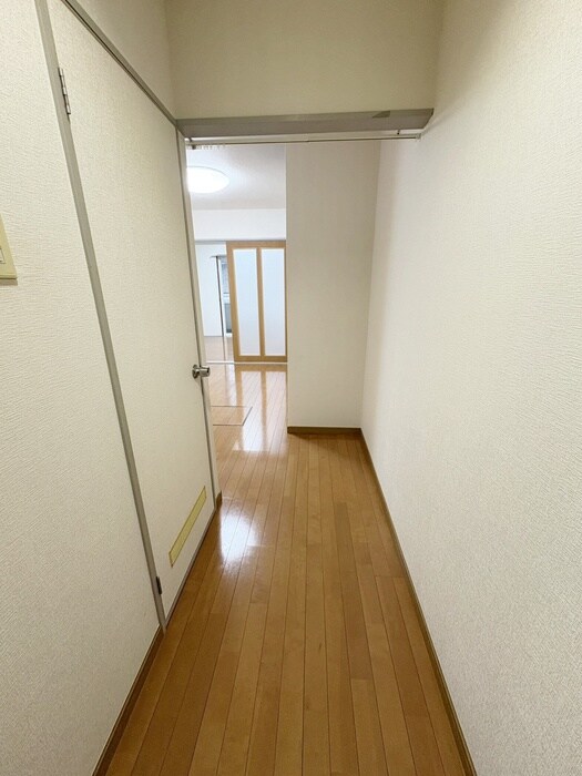 物件内観写真17　(廊下)