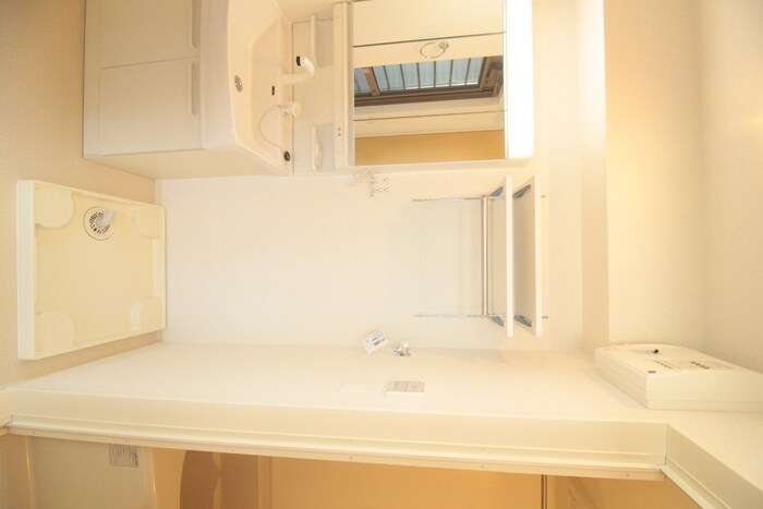 物件内観写真13　(洗濯機置場)