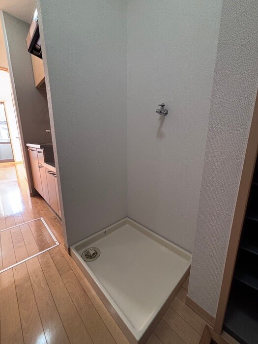 物件内観写真17　(洗濯機置場)