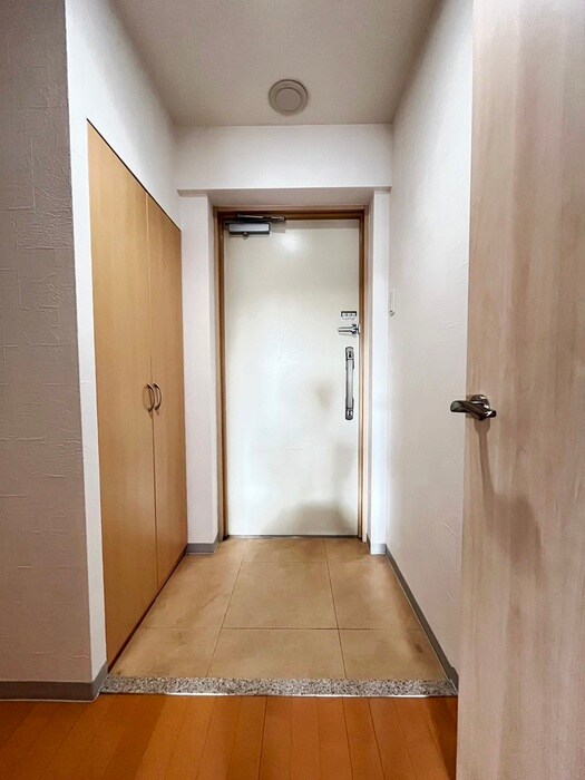 物件内観写真16　(玄関)