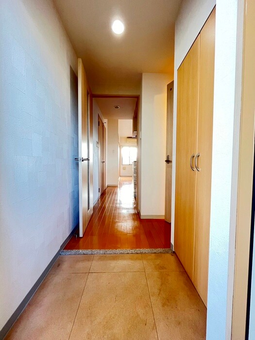 物件内観写真17　(廊下)