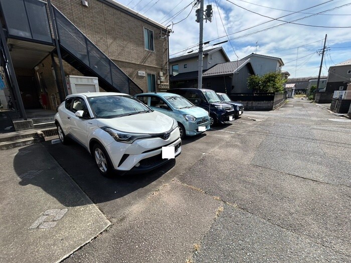 物件外観写真4　(駐車場)