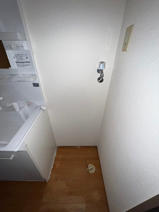 物件内観写真13　(洗濯機置場)