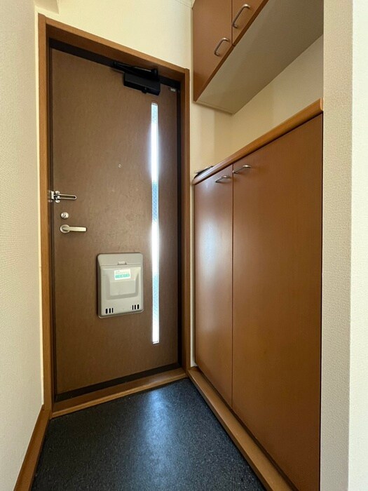 物件内観写真16　(玄関)