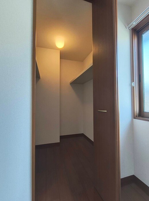 物件内観写真13　(収納)