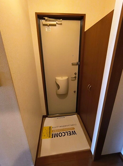 物件内観写真16　(玄関)