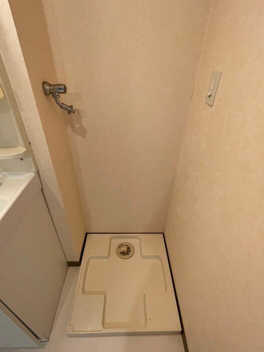 物件内観写真13　(洗濯機置場)