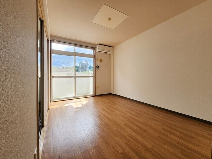 物件内観写真4　(居室)