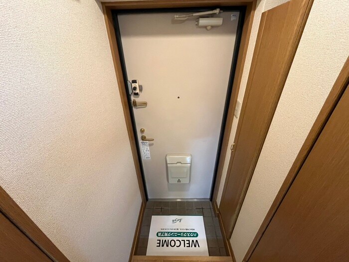 物件内観写真18　(玄関)