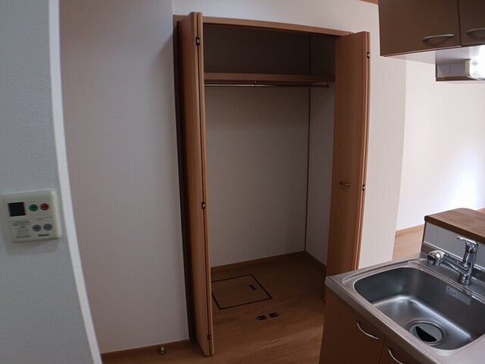 物件内観写真13　(収納)