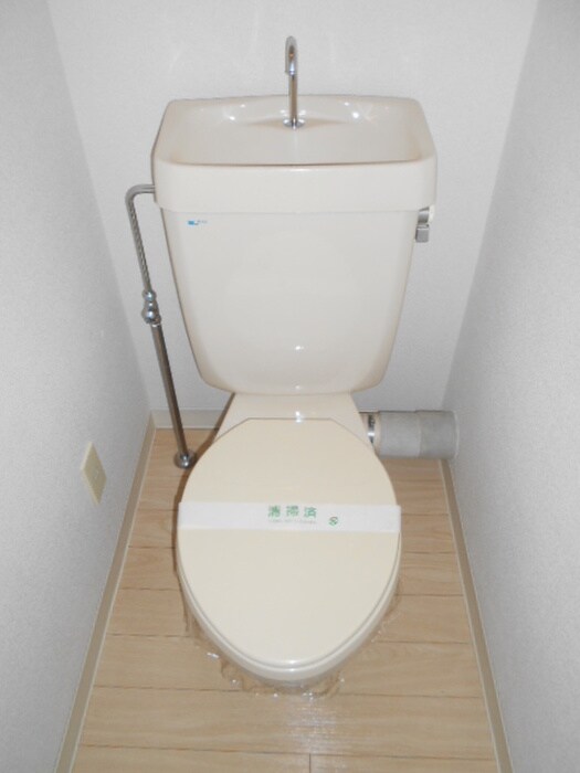 物件内観写真8　(トイレ)