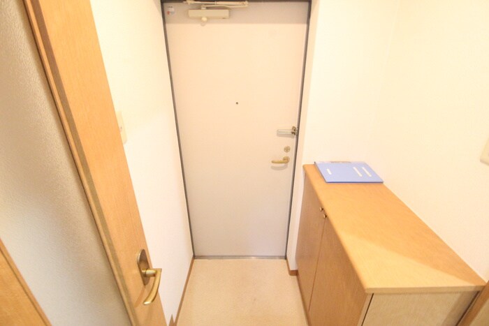 物件内観写真14　(玄関)
