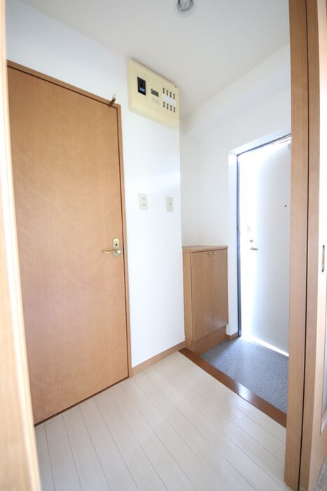 物件内観写真18　(玄関)
