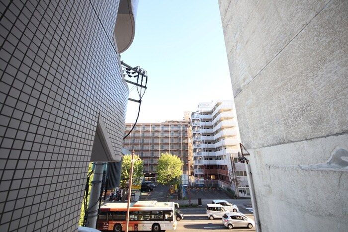 物件内観写真22　(室内からの展望)