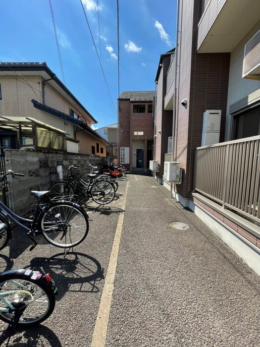 物件外観写真6　(駐輪場)