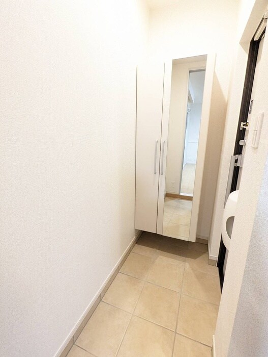 物件内観写真7　(玄関)