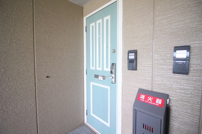 物件内観写真17　(玄関)